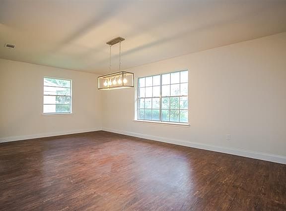 5th image of 2528 Eastbrook Dr