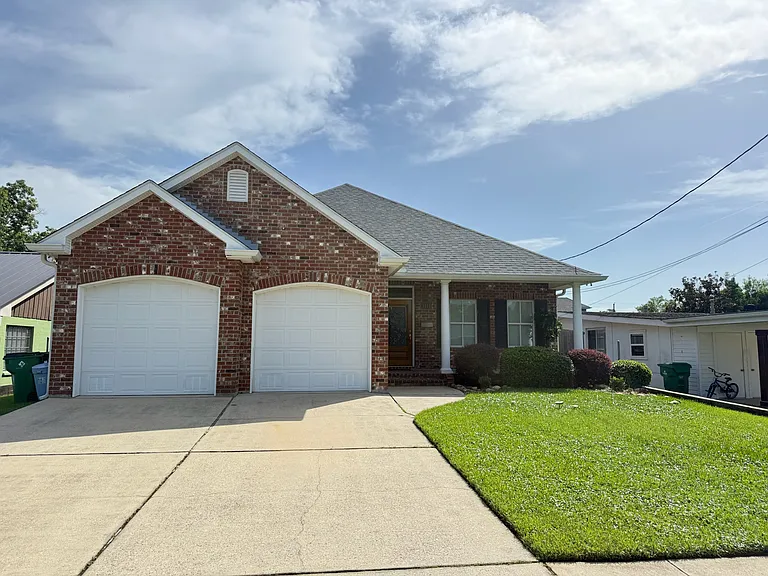 9125 Melrose Ln — Photo 1