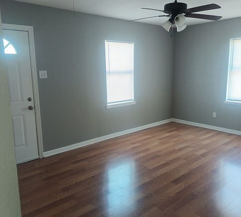 3rd image of 4437 Bowie St
