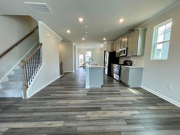 5th image of 132 Sweet Lilac Way