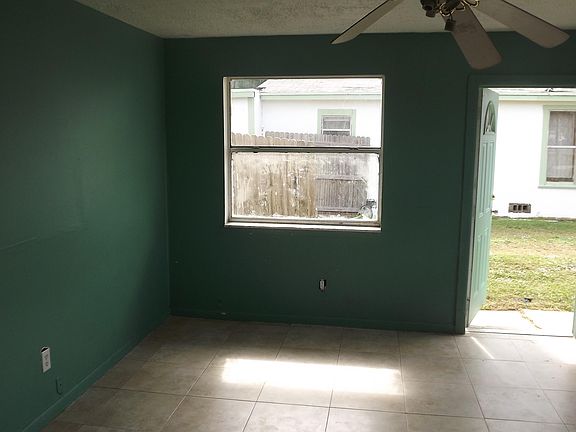 5th image of 14797 SW 171st Ave