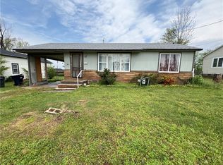 1209 W Cypress St, Rogers, AR 72756