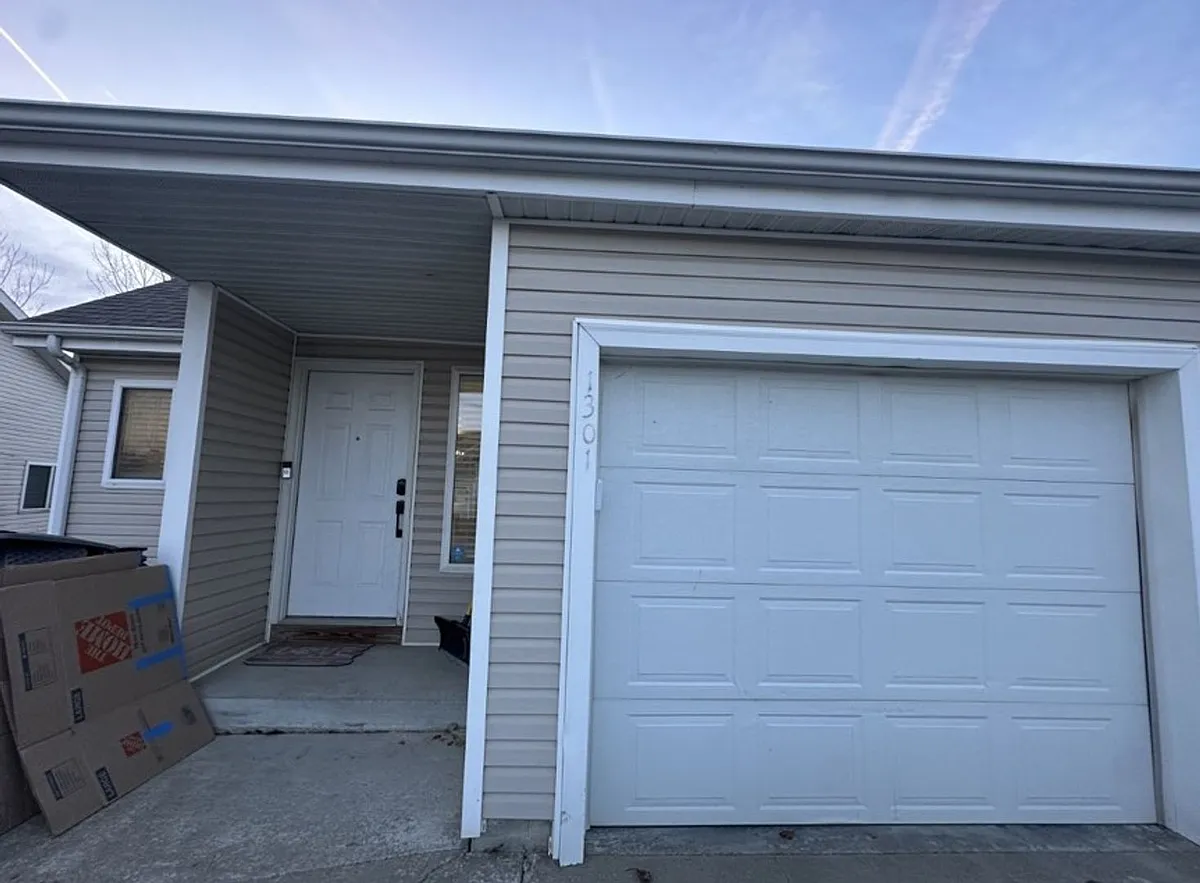Building Photo - 1301 Newfoundland Dr