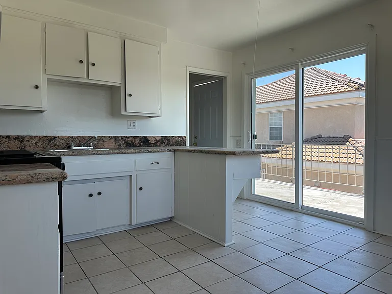 8416 1/2 Mission Dr — Photo 4