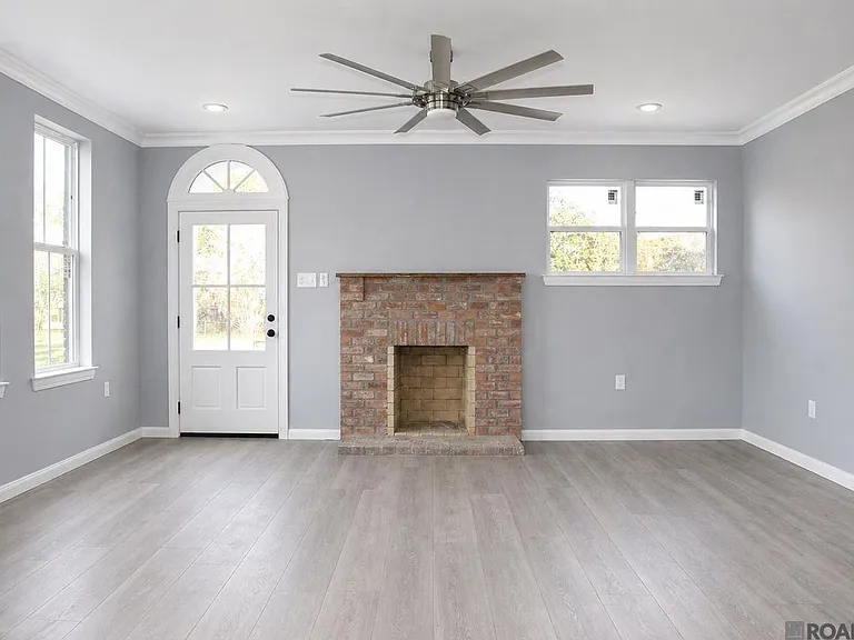 4809 Longfellow Dr — Photo 3