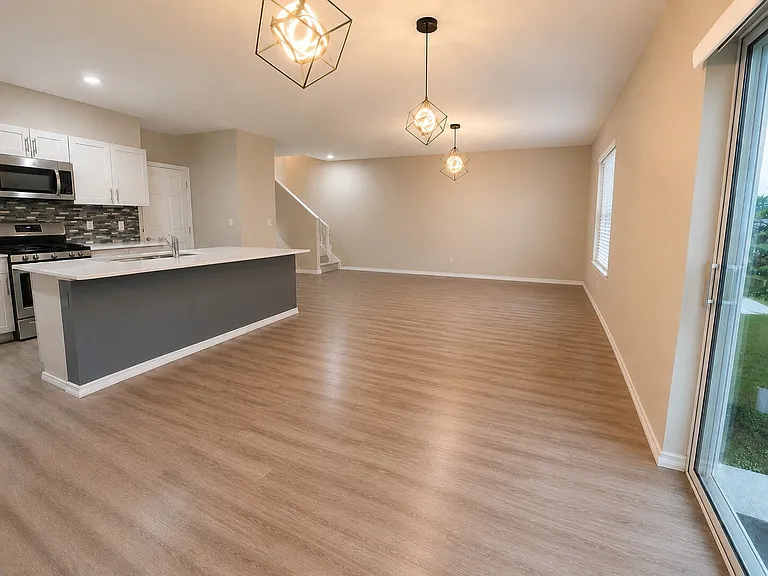 13029 Oak Hill Way — Photo 4
