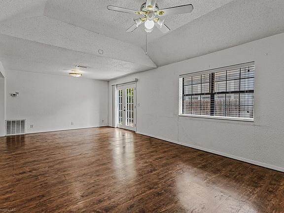5th image of 5715 Victor St