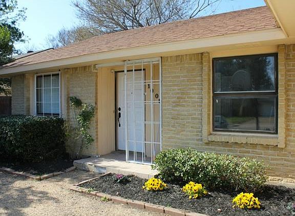 2nd image of 1009 Westbrook Dr