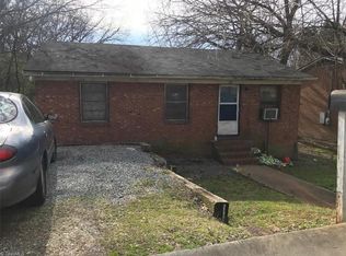 117 N Pugh St, Lexington, NC 27292