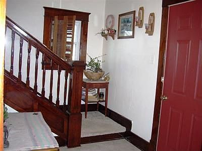 4th image of 303 E Main St