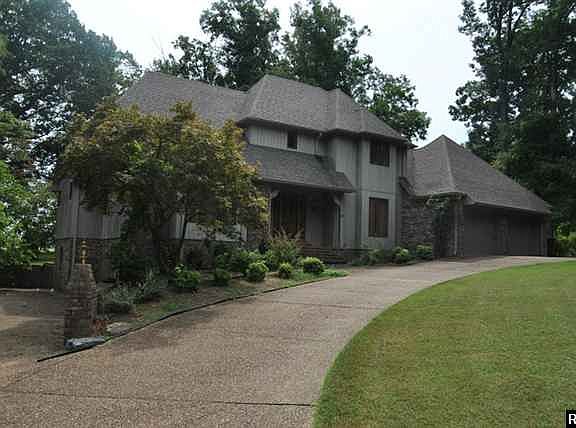 3rd image of 1407 Friar Tuck Dr