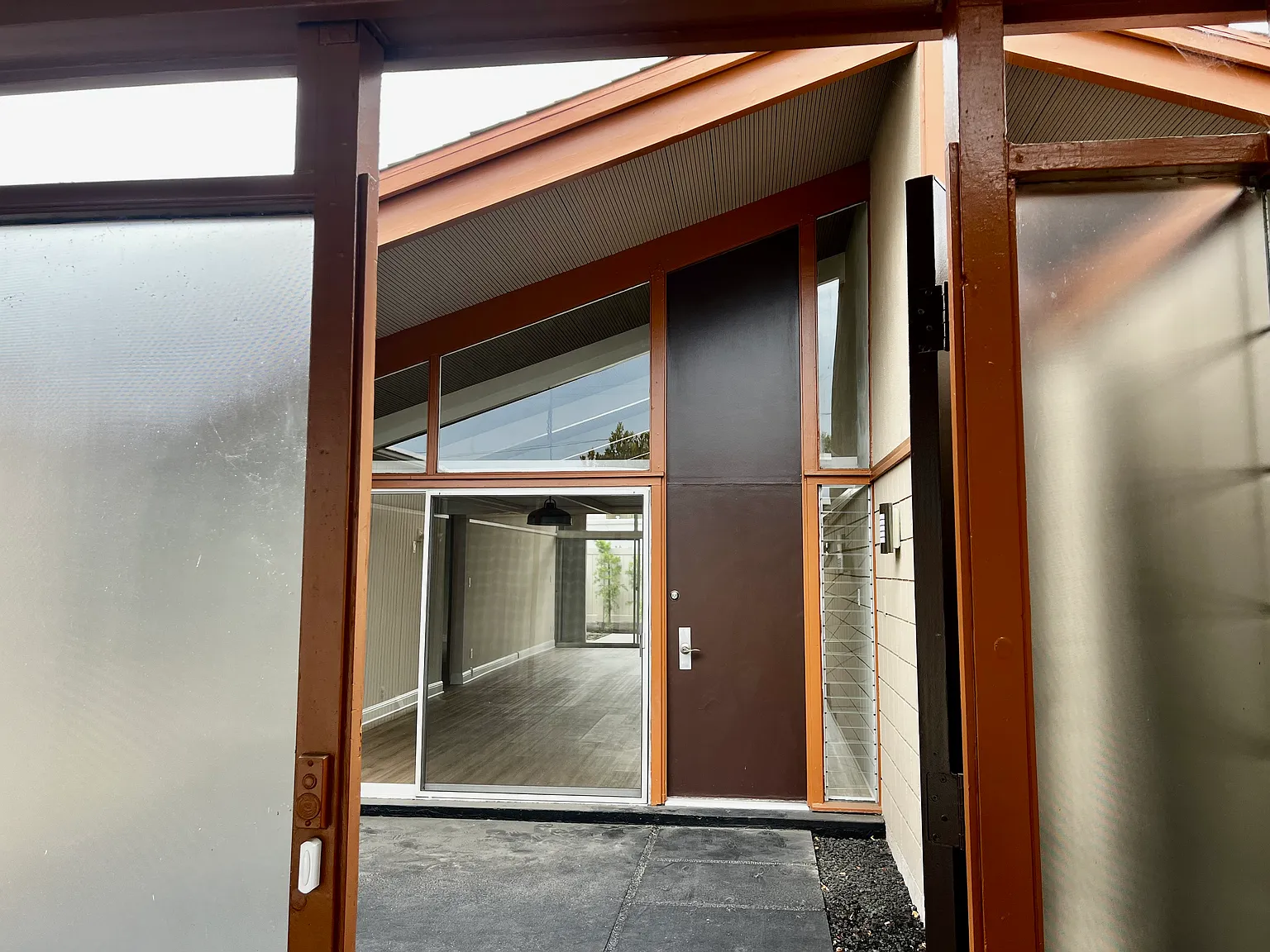 2 bed, 1200 sqft, $4,000 — Photo 2