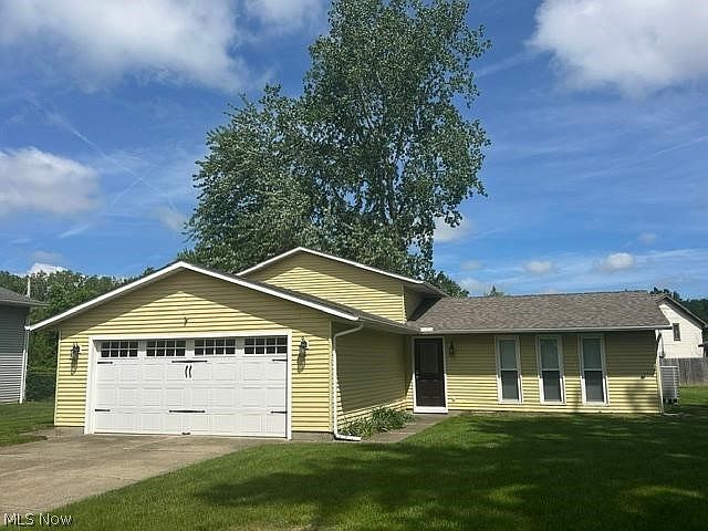 1st image of 454 Oaknoll Dr
