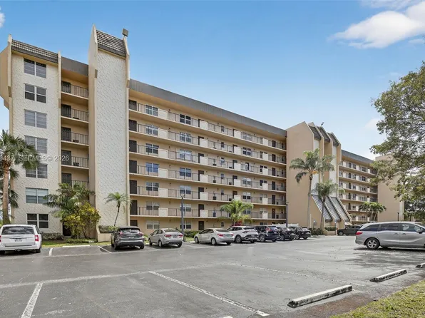3300 W Rolling Hills Cir APT 302, Fort Lauderdale, FL 33328