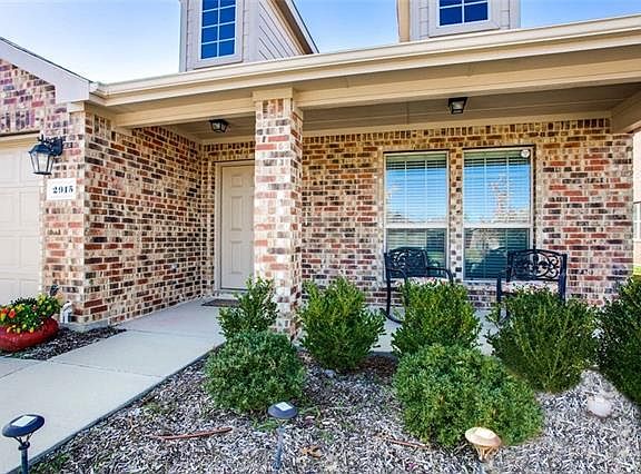 2nd image of 2915 Briarbrook Dr