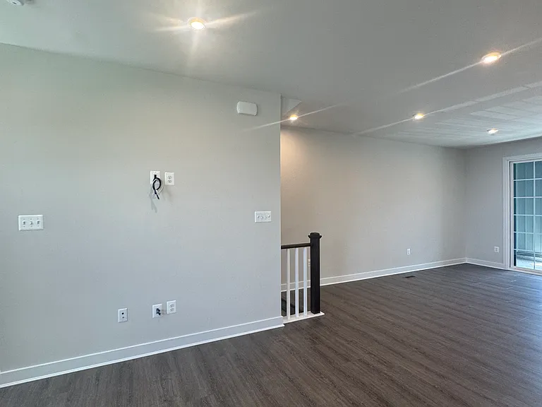 248 E Main St — Photo 5