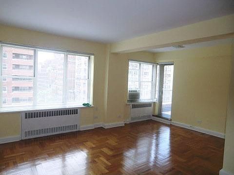 2nd image of 42 Park Ave