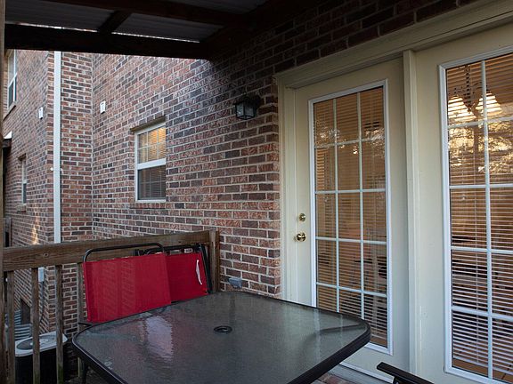2nd image of 1747 Skyline Dr APT 32