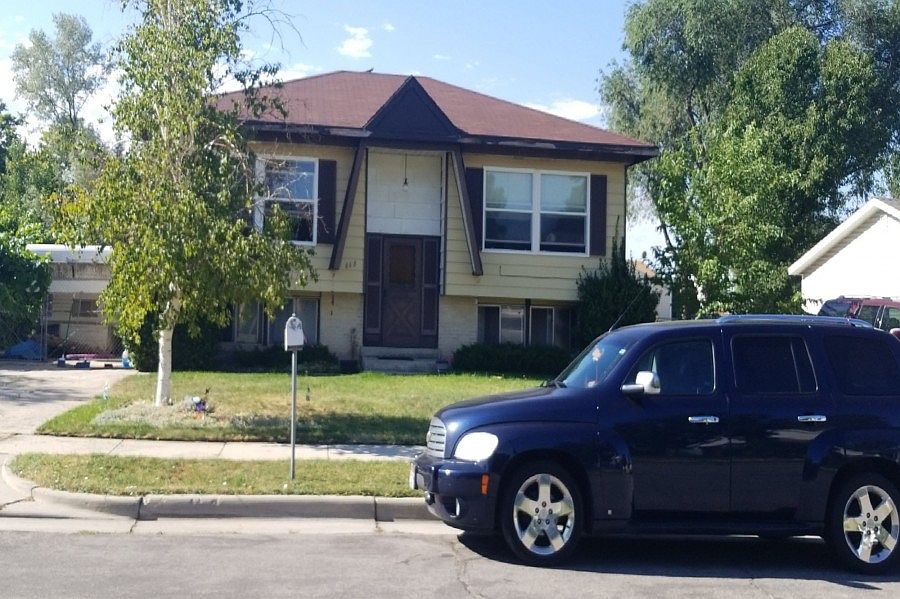 1st image of 868 E Hollyhock Ave