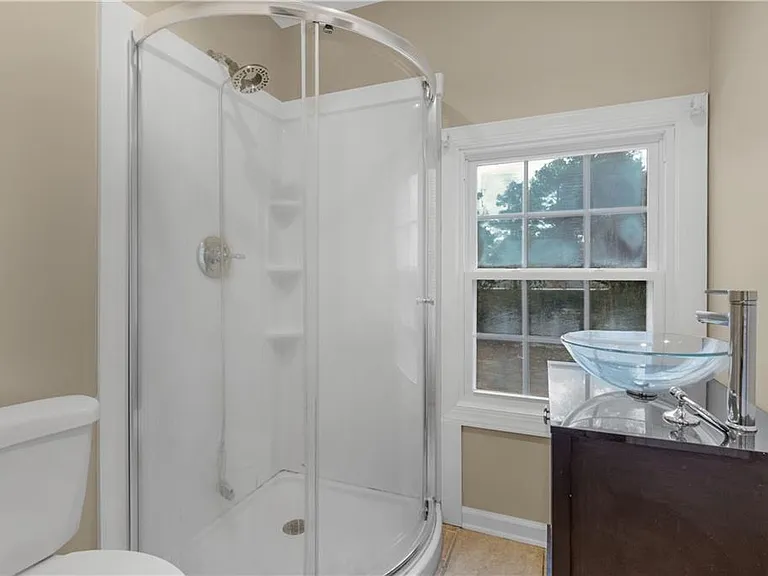 424 Byron Ave E — Photo 14