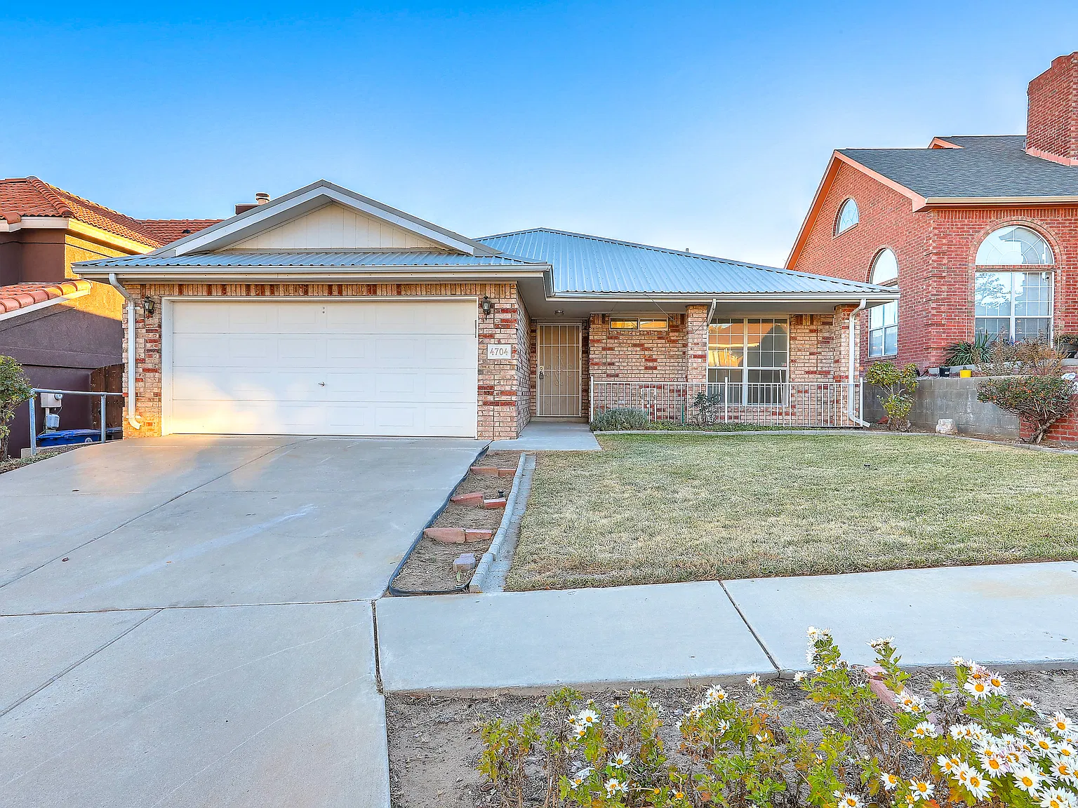 3 bed, 1490 sqft, $2,500 — Photo 1