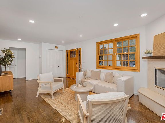 5th image of 3724 Dixie Canyon Ave