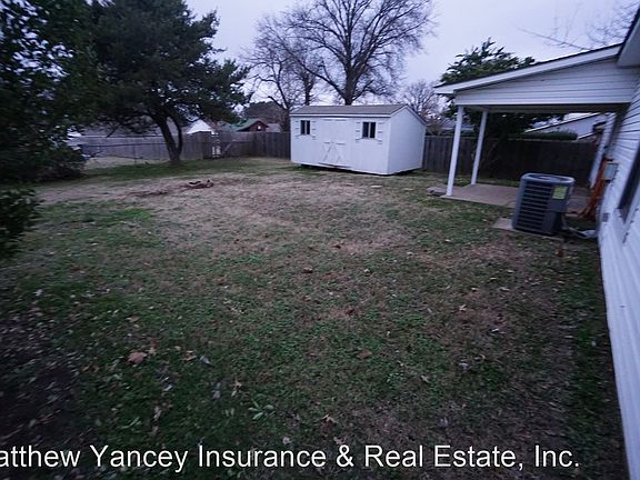 3rd image of 1913 Timber Oaks Ln