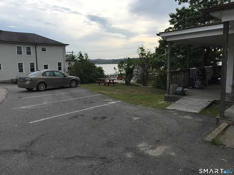 380 Thames St — Photo 4
