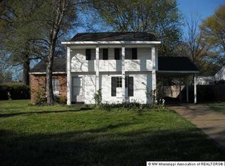 1792 Vicksburg Dr, Southaven, MS 38671