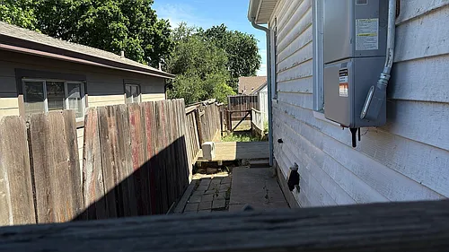 1330 Vine Ave Photo 1