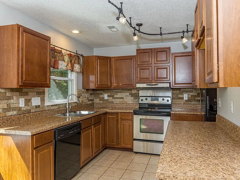 4112 Appleton Rd — Photo 11