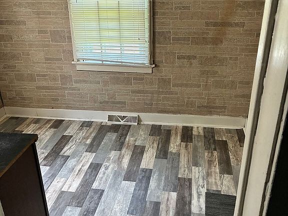 3rd image of 4401 N 25th St