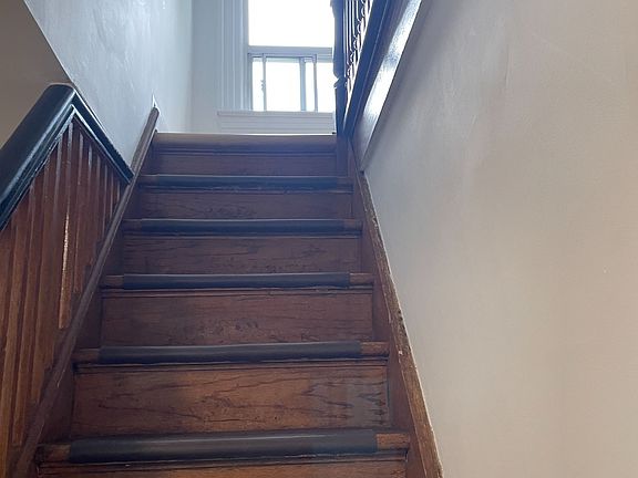 2nd image of 734 Manning Ave Floor 2