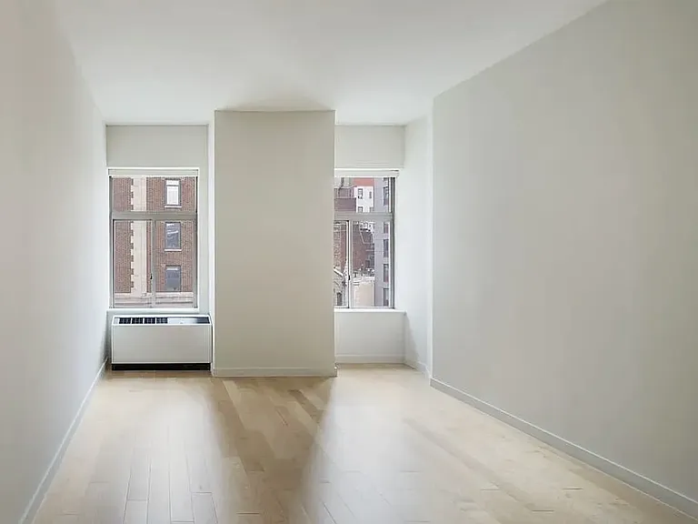 90 Washington St #7P — Photo 1