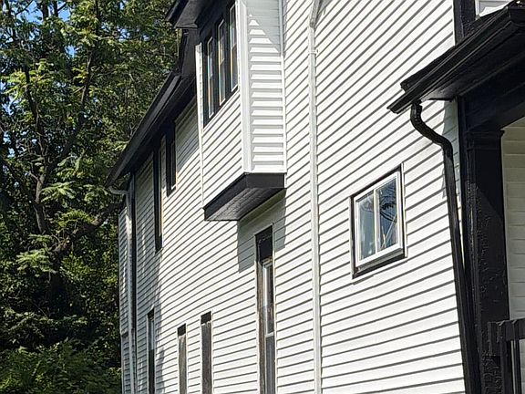 5th image of 1026 Oakwood Ave