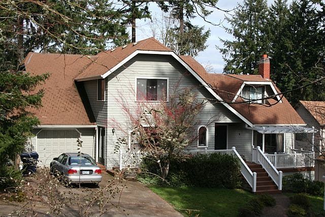 See Trellis Deck on Right