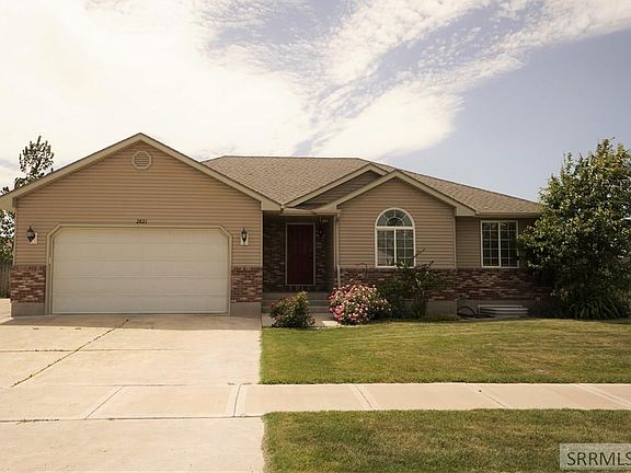 3rd image of 2821 N Tegan Dr