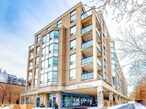 5940 Yonge St #605, Toronto, ON M2M 4M6