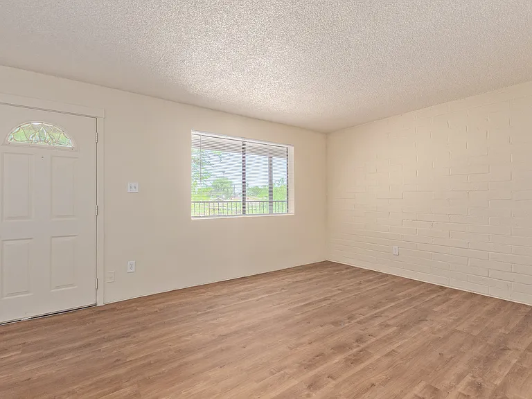 3415 E Earll Dr. — Photo 3