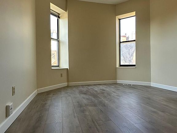 3rd image of 426 Lake Ave #4