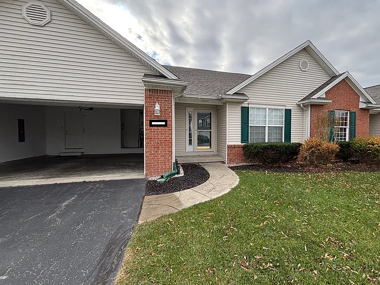 E Greenwood Dr — Photo 8