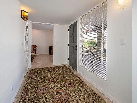 5th image of 2035 E Loma Vista Dr