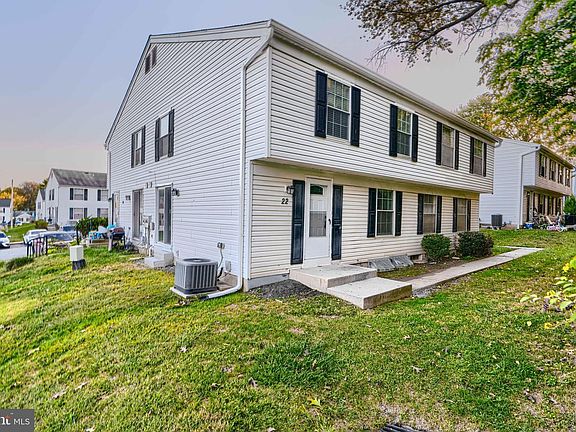2nd image of 22 Fox Run Ct #C