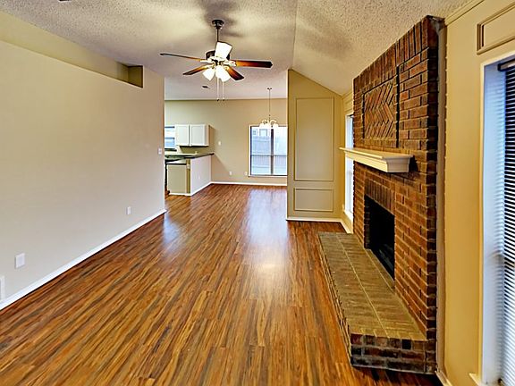 3rd image of 615 Eagle Trace Dr