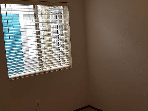 5th image of 709 Don Cipriano Ct NE