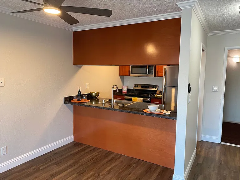 378 Van Buren - Renovated 2bed and 1bed units - Beautiful Building! — Photo 86