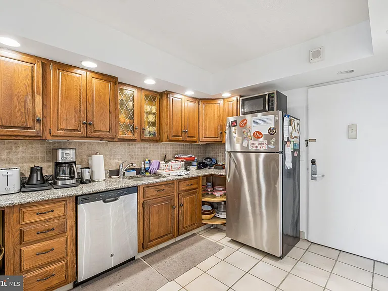 220 Locust St #24FS — Photo 5