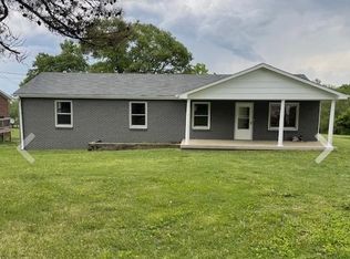 222 Holland Dr, Burns, TN 37029