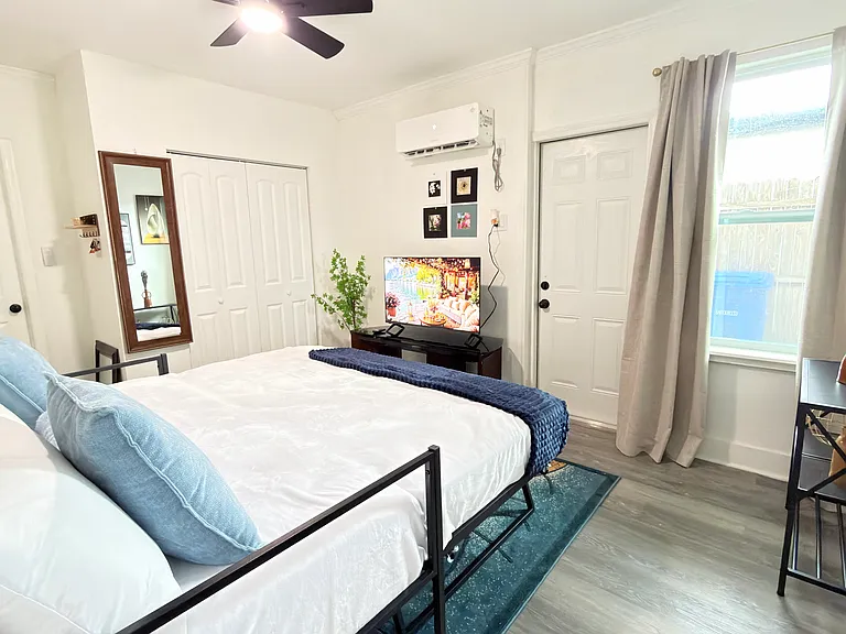 3848 Maxine St — Photo 2