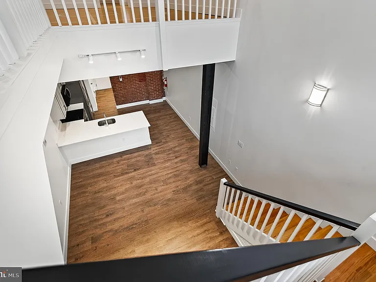 123 S Main St #6 — Photo 16